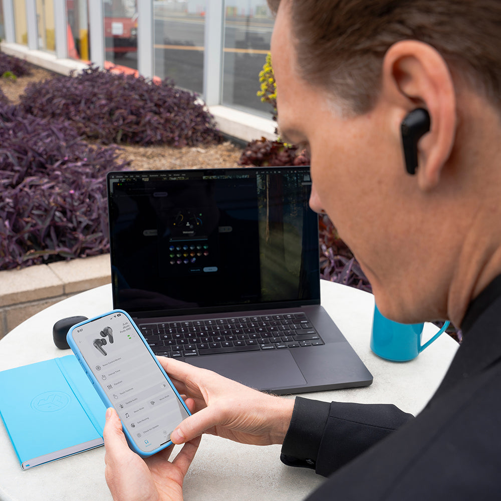 Passen Sie Ihren Sound und Ihr Erlebnis über die JLab-App an
